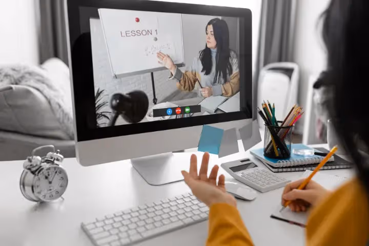 Free vs Paid Online Courses: The 2026 Upskilling Framework