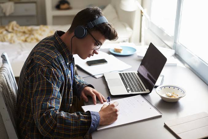 How Focus Music Affects Concentration: The Neuro-Acoustic Truth