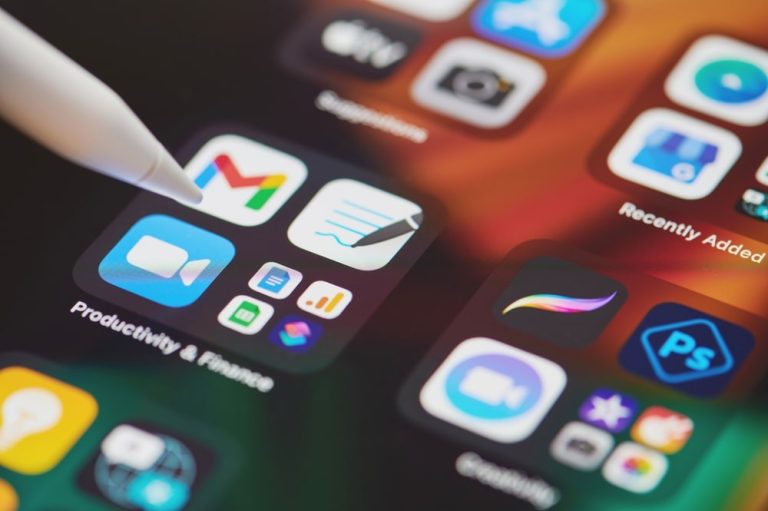 Best Productivity Apps for Remote Workers (2026 Guide)